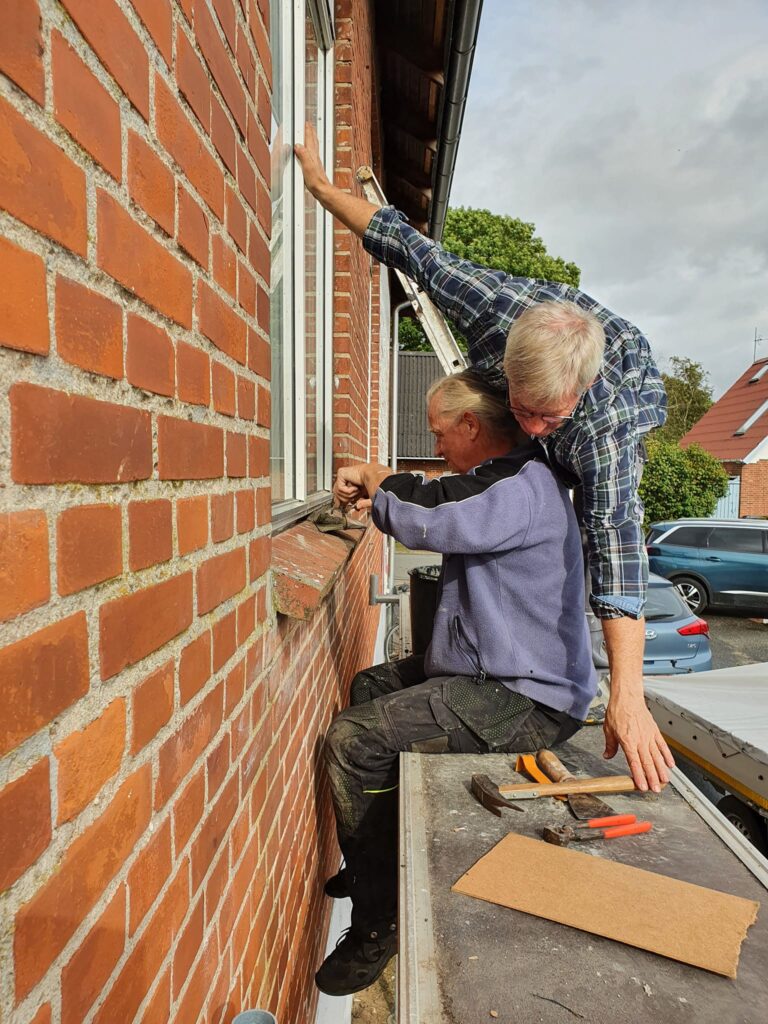 Read more about the article Reparationer og oprydninger på mejeriet