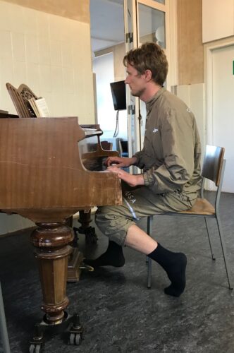 … har du forresten hørt …