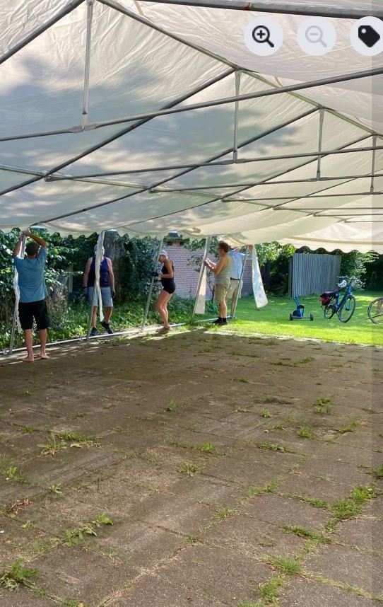You are currently viewing Hvem vil snitte, råbe op og bage til byfest – og rejse telt på lørdag