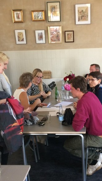 Read more about the article Nu tager Lone og Rasmus sig af kunsten på mejeriet