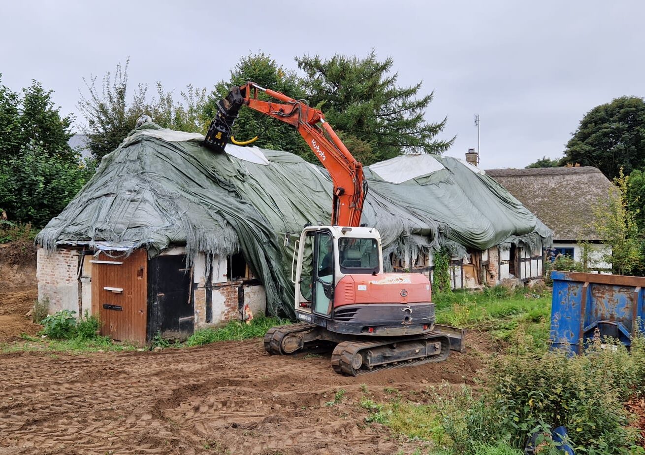 Read more about the article Så røg ruinen i Bjedstrup – og nisser myldrede frem