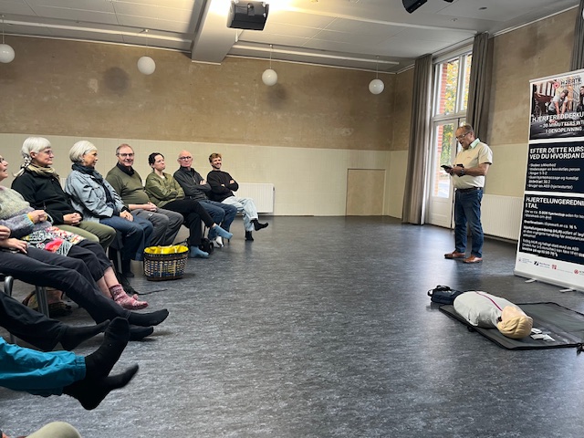 Read more about the article Flere fik ikke plads på hjertestarter-kursus – nu kommer ny dato