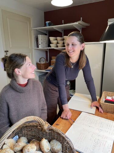 … har du forresten hørt …