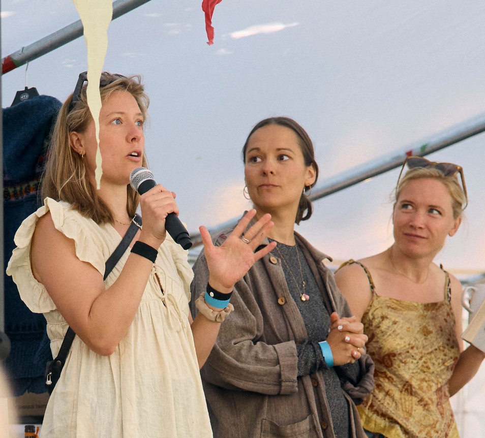 You are currently viewing Hele programmet for byfesten – og mere om hønseskidning